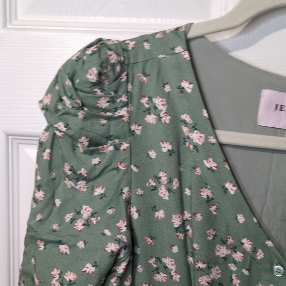 JessaKae Asymmetrical Green Sage Fairfax Floral Dress Medium Fairy Cottage - Picture 6 of 7